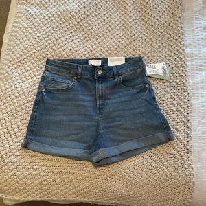 H&M dark wash jean shorts